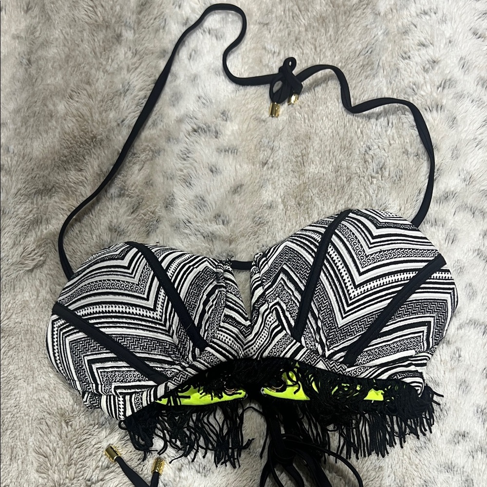 Beach Bunny Black and White Chevron Bikini Top with neon green accent sz Small